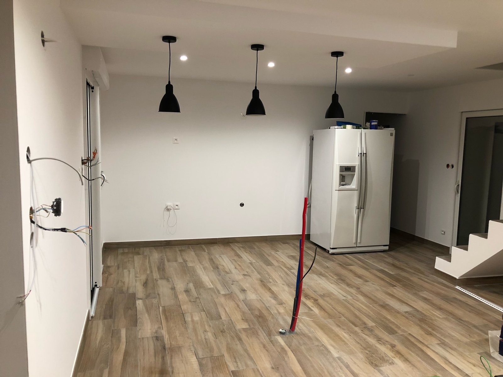 Avant rénovation électrique cuisine Martigues BATIELEC